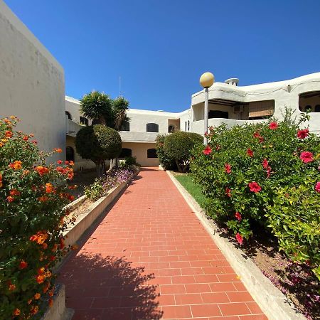 Peaceful & Spacious Apt With Parking & Queen Bed Carvoeiro  Bagian luar foto