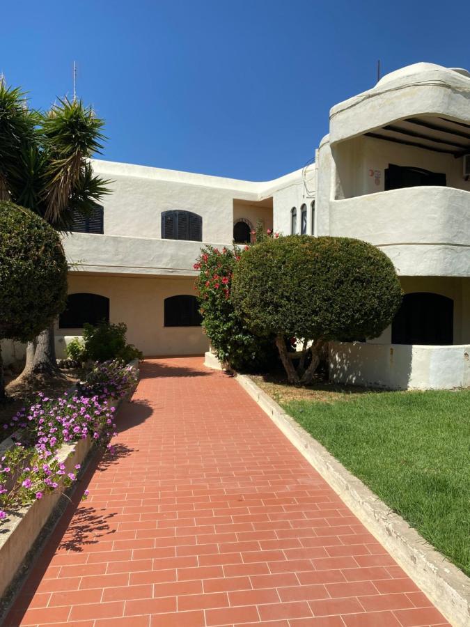 Peaceful & Spacious Apt With Parking & Queen Bed Carvoeiro  Bagian luar foto