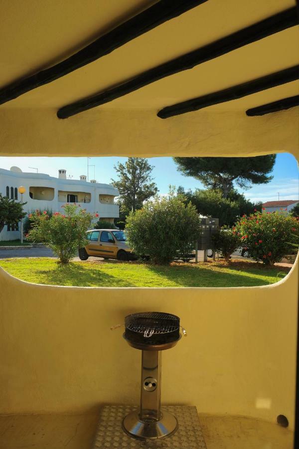 Peaceful & Spacious Apt With Parking & Queen Bed Carvoeiro  Bagian luar foto